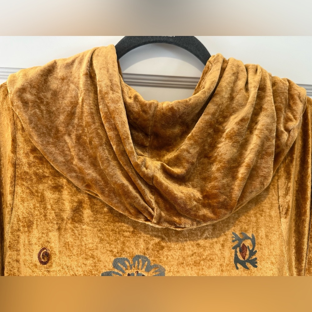 Blue Fish Vintage Golden Velvet Coat - Picture 3 of 16